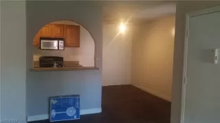 Photo #4: 2425867 Listing