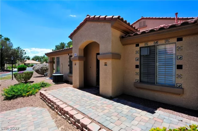 MLS: 2425881 Condo For Sale