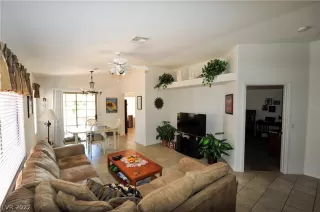 Photo #2: 2425881 Listing 