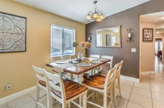 Photo #5: 2425890 Listing