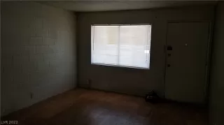 Photo #4: 2425931 Listing