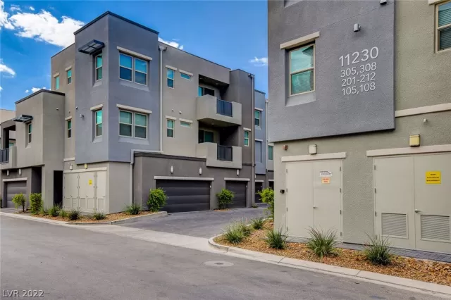 MLS: 2425932 Condo For Sale