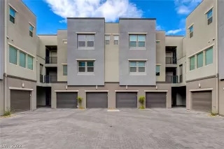 Photo #1: 2425932 Listing