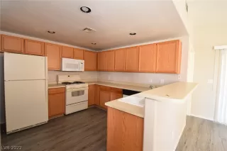 Photo #3: 2425943 Listing 