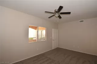 Photo #6: 2425943 Listing 