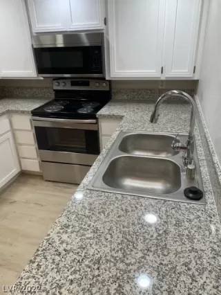 Photo #2: 2425946 Listing