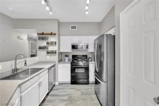 Photo #6: 2425950 Listing 