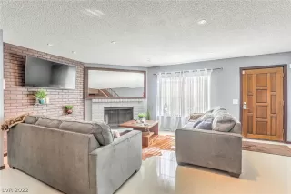 Photo #1: 2425960 Listing