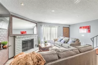 Photo #2: 2425960 Listing