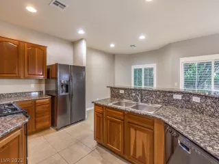 Photo #2: 2425968 Listing 