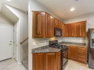 Photo #4: 2425968 Listing 