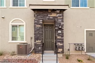 Photo #1: 2425986 Listing 