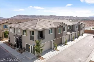 Photo #2: 2425986 Listing 