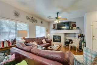 Photo #6: 2425999 Listing