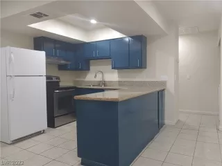 Photo #1: 2426006 Listing