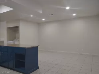 Photo #5: 2426006 Listing