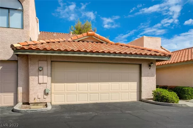 MLS: 2426008 Condo For Sale