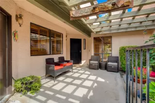 Photo #3: 2426008 Listing 