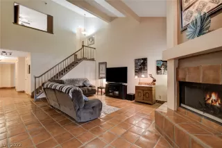 Photo #5: 2426008 Listing 