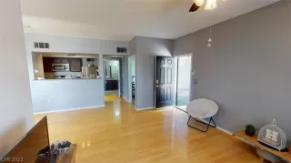 Photo #4: 2426069 Listing