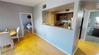 Photo #5: 2426069 Listing