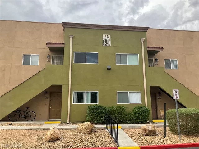 MLS: 2426075 Condo For Sale