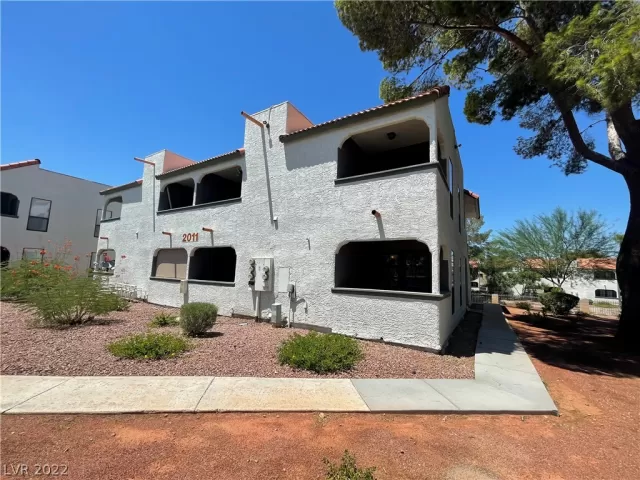 MLS: 2426106 Condo For Sale