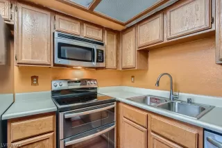 Photo #6: 2426124 Listing