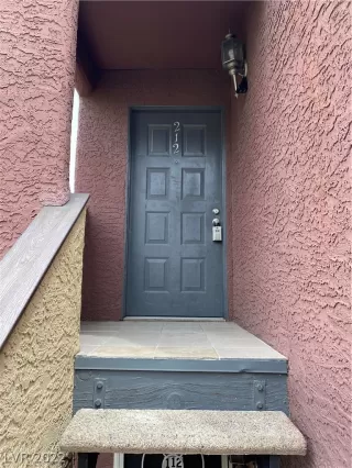 Photo #2: 2426137 Listing 