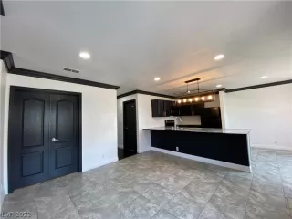 Photo #4: 2426137 Listing 