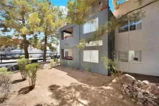 Photo #3: 2426138 Listing