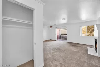 Photo #4: 2426138 Listing