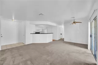 Photo #6: 2426138 Listing