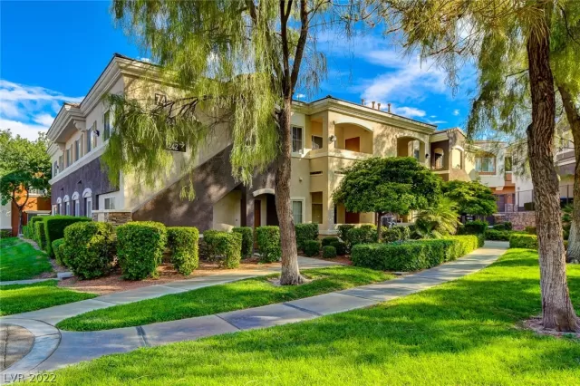 MLS: 2426156 Condo For Sale