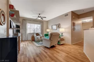 Photo #2: 2426156 Listing