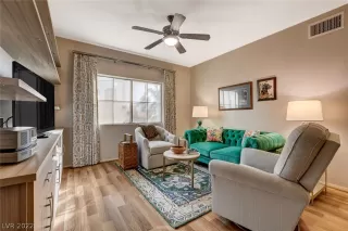 Photo #3: 2426156 Listing