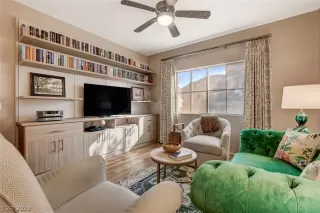 Photo #5: 2426156 Listing