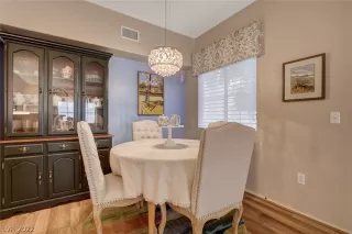 Photo #6: 2426156 Listing