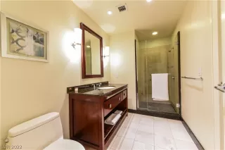 Photo #3: 2426162 Listing