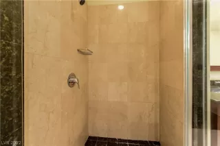 Photo #5: 2426162 Listing