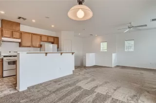 Photo #5: 2426245 Listing