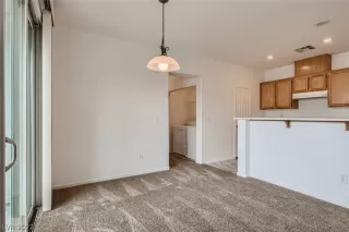 Photo #6: 2426245 Listing