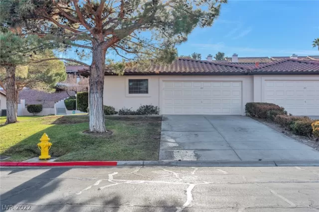 MLS: 2426254 Condo For Sale