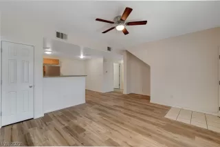 Photo #3: 2426268 Listing 