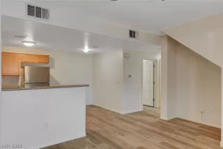 Photo #4: 2426268 Listing 