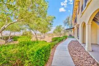 Photo #4: 2426284 Listing 