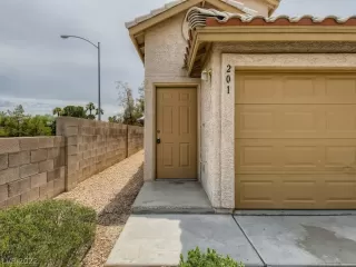 Photo #2: 2426347 Listing