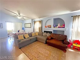 Photo #3: 2426357 Listing 