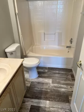 Photo #4: 2426362 Listing