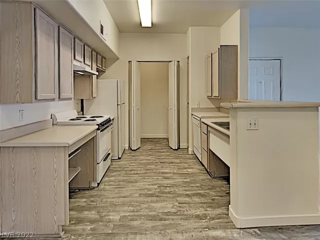 MLS: 2426366 Condo For Sale